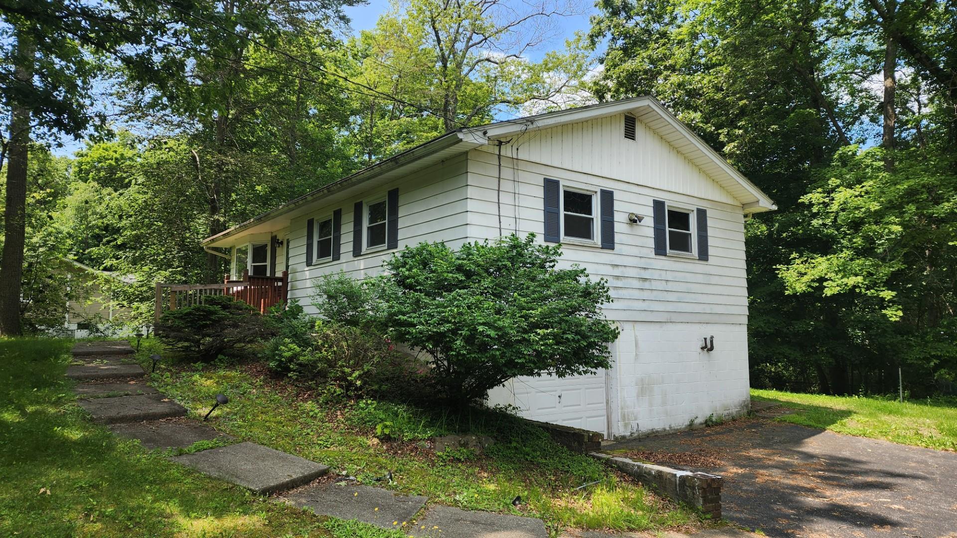 48 Julie Drive, Hopewell Junction, New York image 3