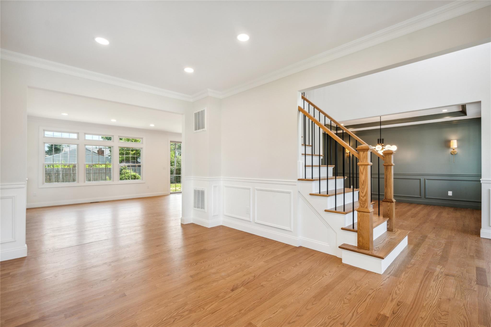 7 Eton Place, Plainview, New York image 5