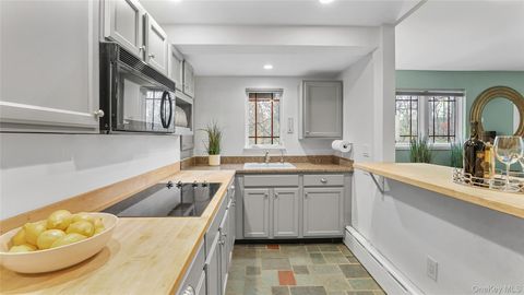 Tiny photo for 4 Bridge Lane, Croton-on-Hudson, NY 10520 (MLS # 930601)