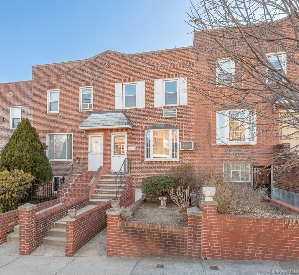 Photo of 20-13 26th Street, Astoria, NY 11105 (MLS # 954756)