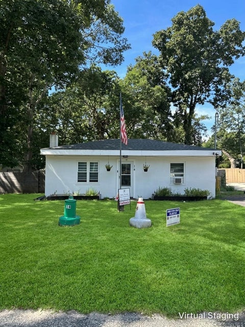 Homes For Sale - 14 Coolidge Road<br/> Suffolk County, Hampton Bays, NY 11946