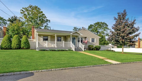 Photo of 1040 4th Street, West Babylon, NY 11704 (MLS # 1061650)