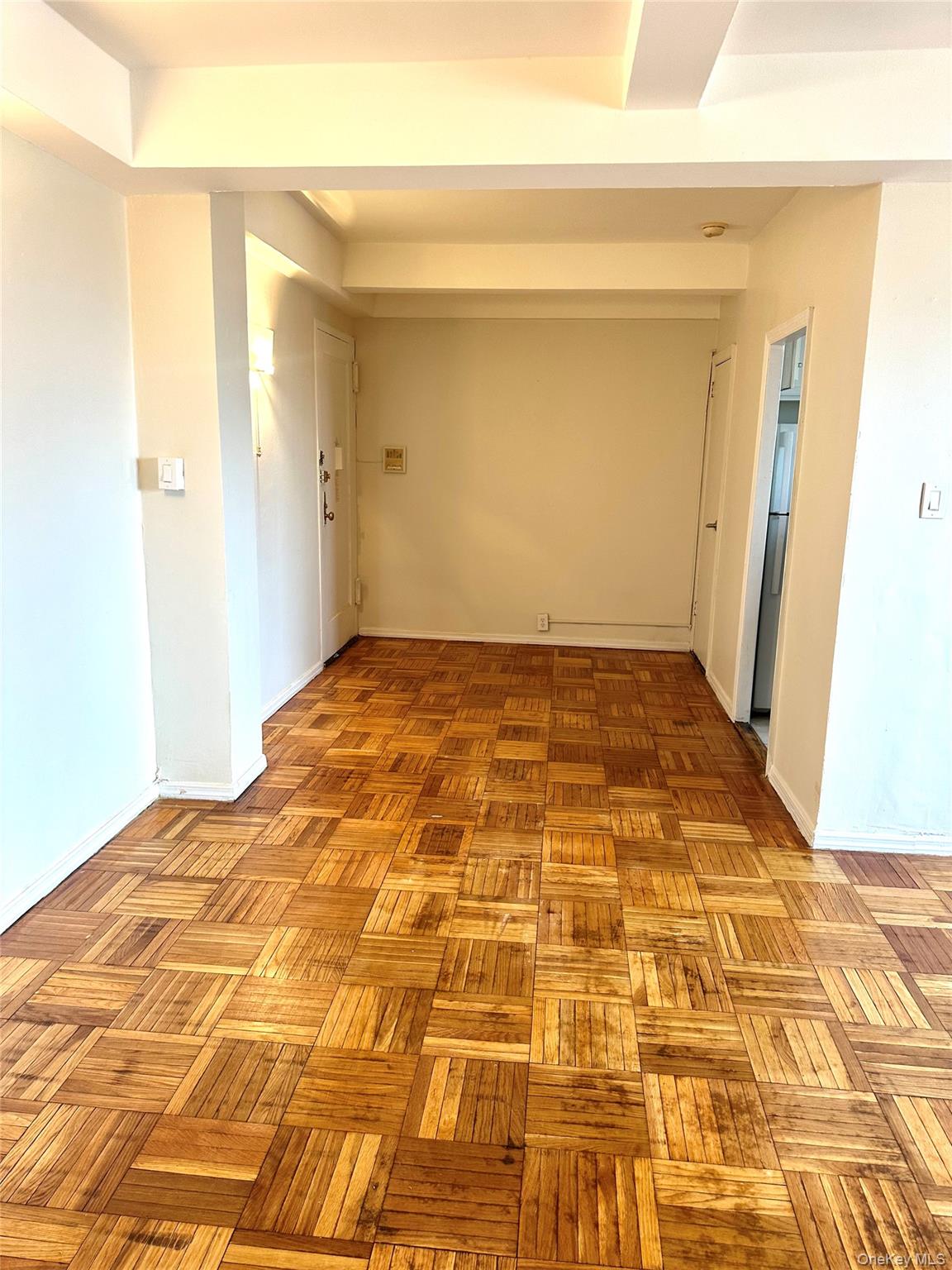 20 Metropolitan Oval 11A