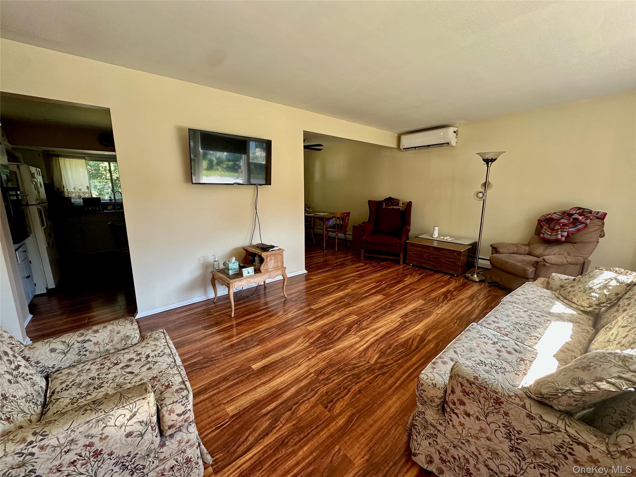 Red Hook, New York 12571, United States, 3 Bedrooms Bedrooms, ,1 BathroomBathrooms,Residential,Active,220143