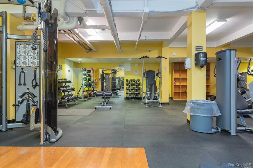 28-02 Parsons Boulevard 4E