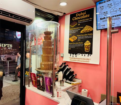 1656 broadway New York (Manhattan) NY 10019