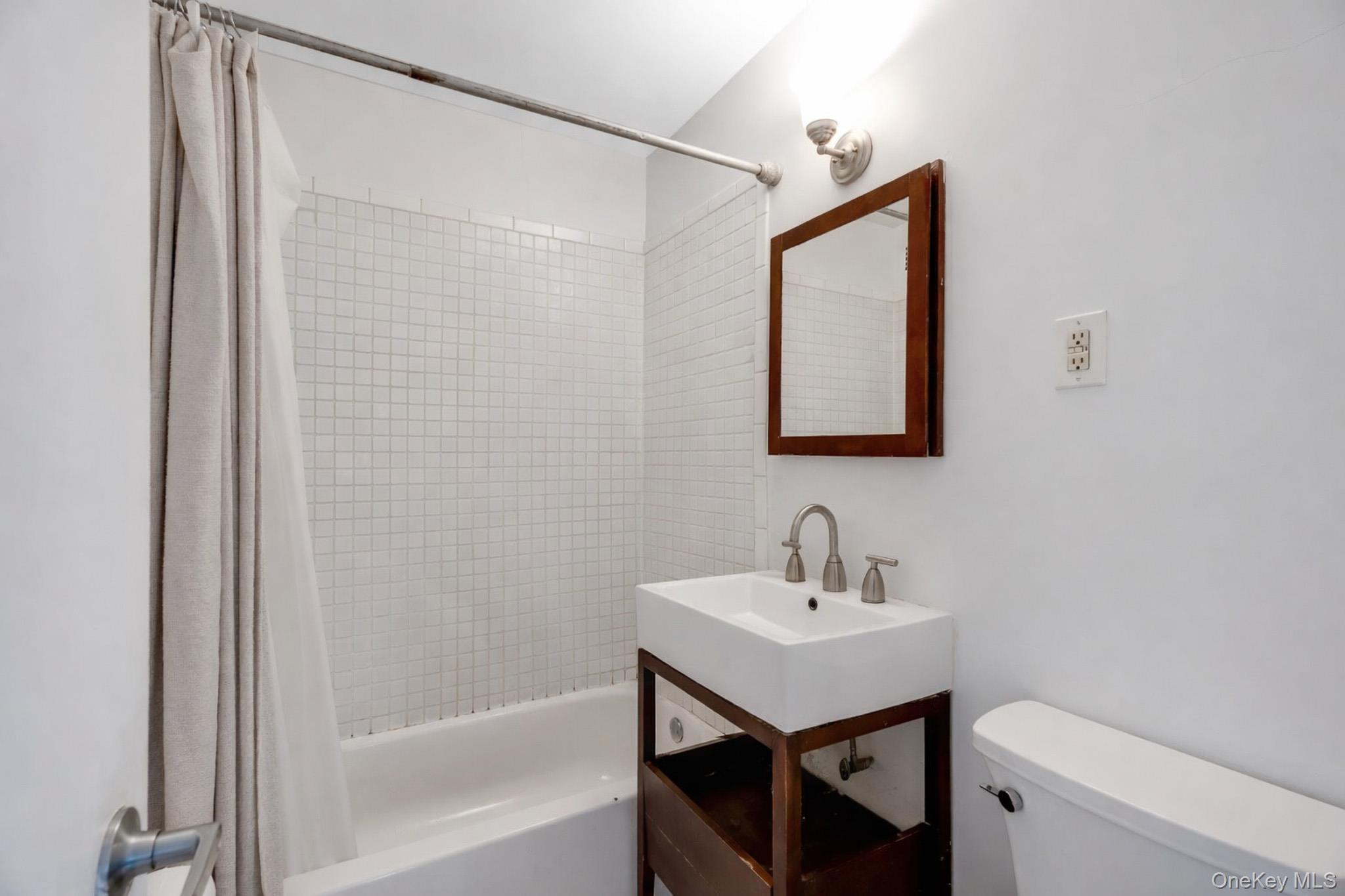 1065 Vermont Street 7J