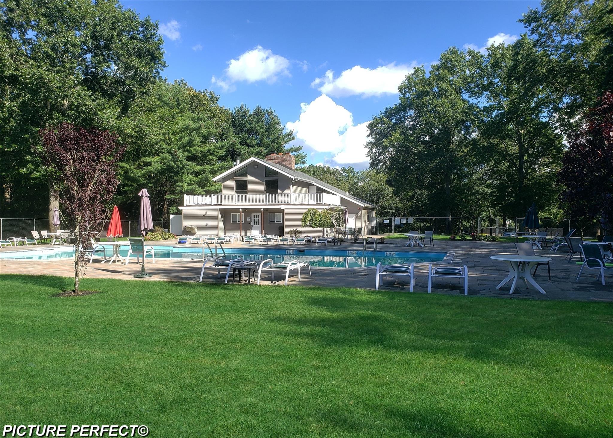 17 Amesworth Court, Middle Island, New York image 20