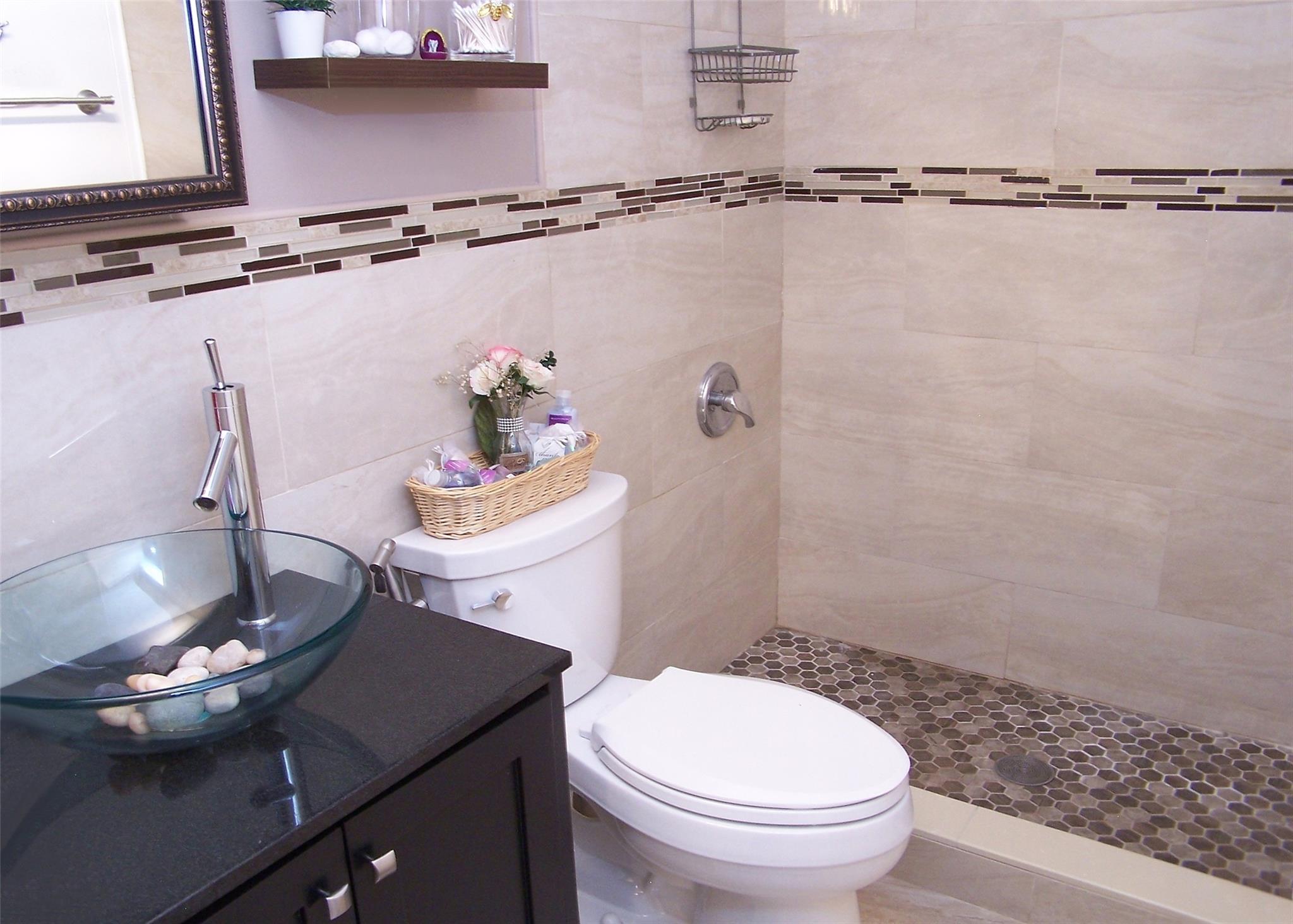 17 Amesworth Court, Middle Island, New York image 12