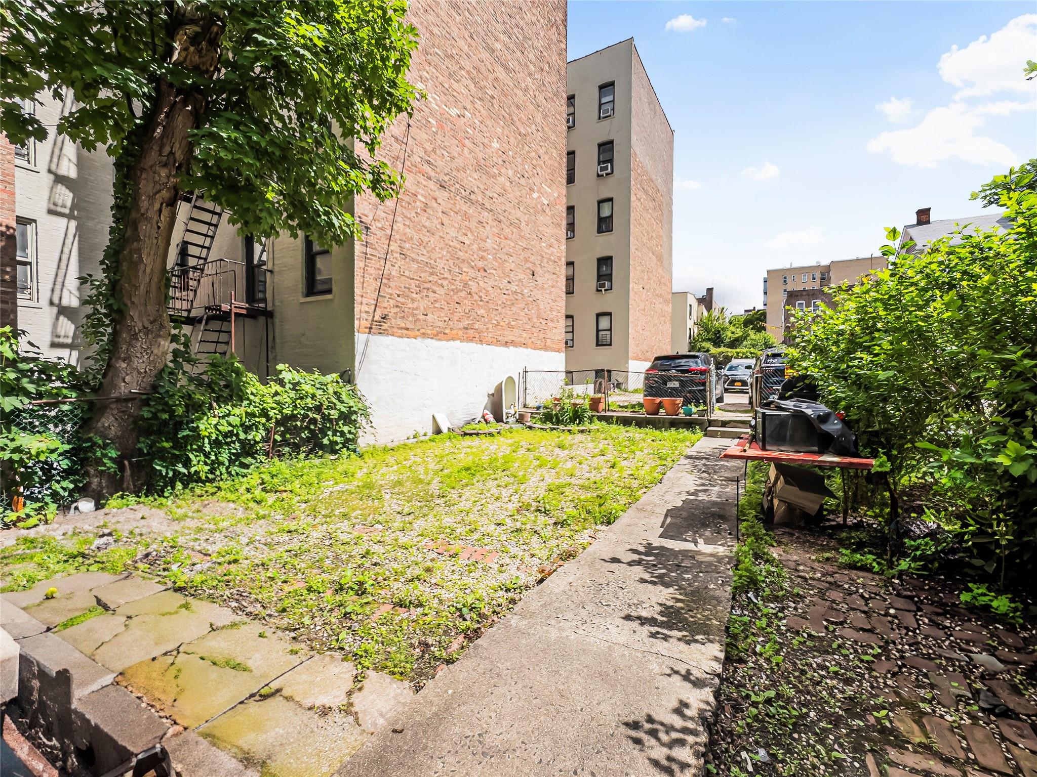 3007 Albany Crescent, Bronx, New York image 11