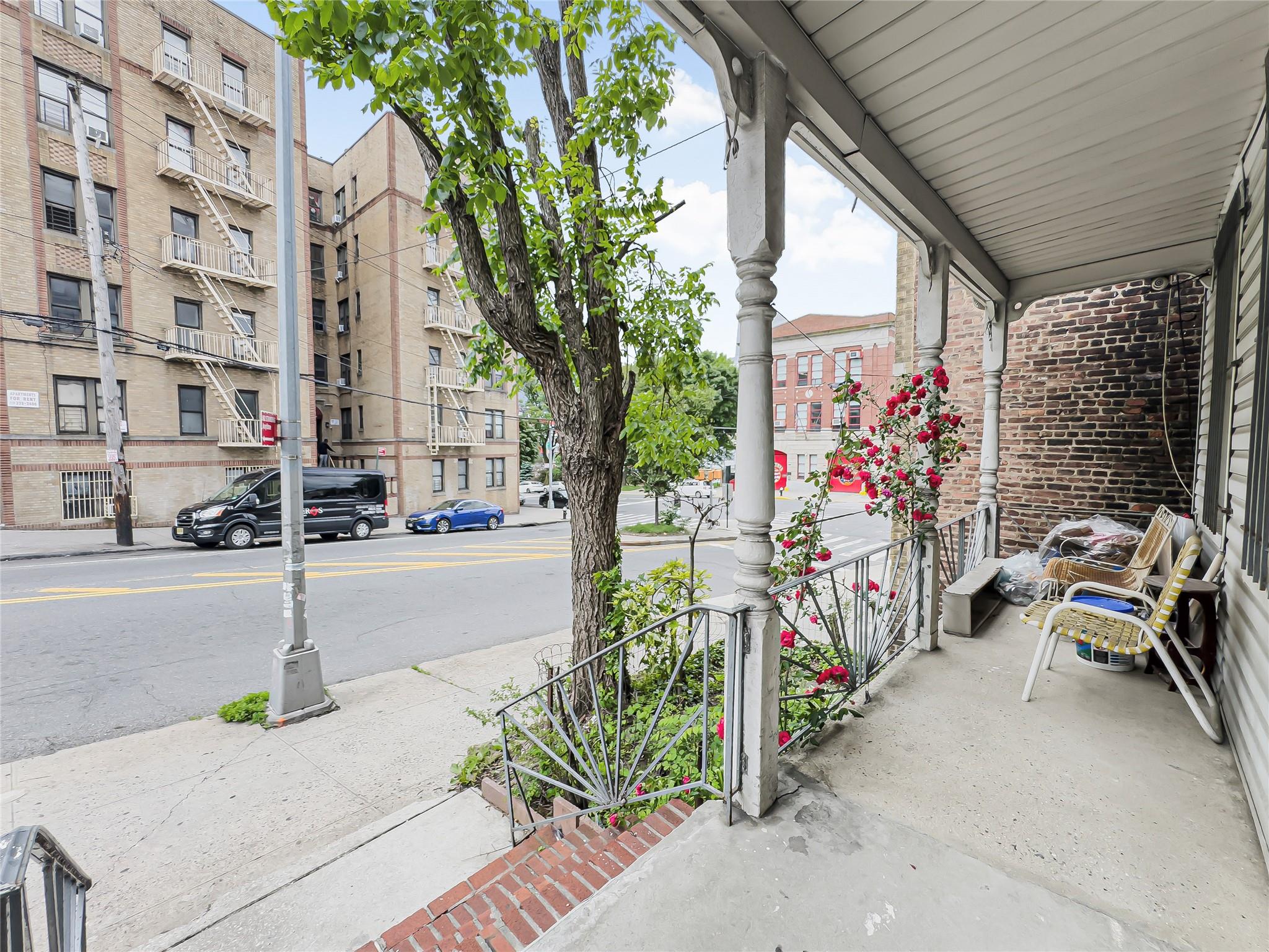 3007 Albany Crescent, Bronx, New York image 3
