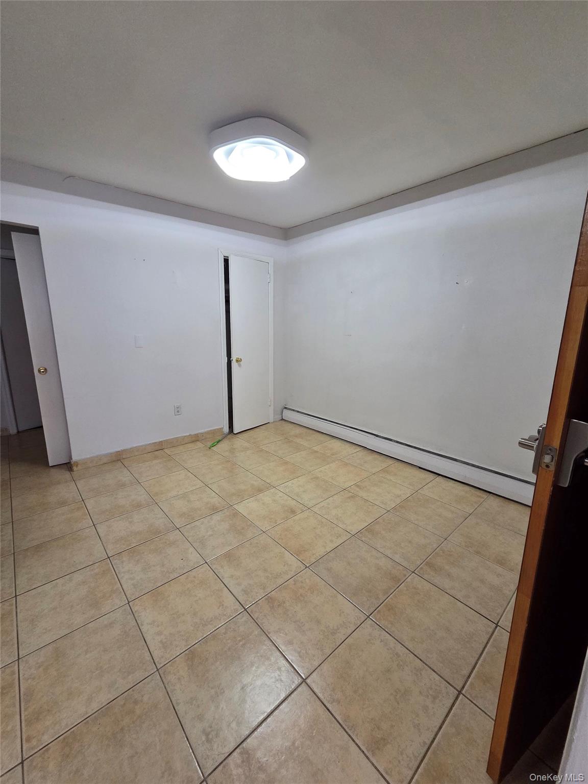 867 Kinsella Street 2 - Photo 4
