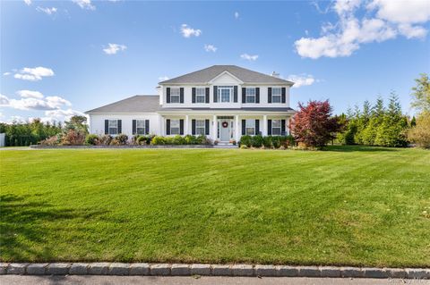 108 Calverton Court Wading River NY 11792