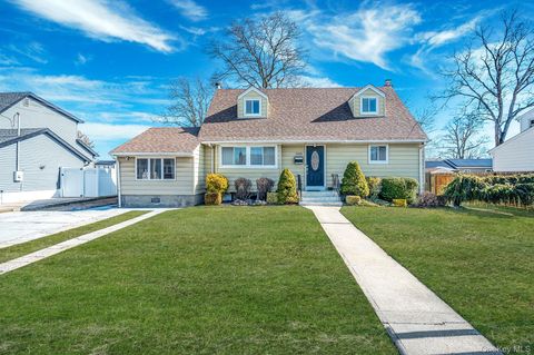 Homes For Sale - 690 N Delaware Avenue<br/> Lindenhurst, NY 11757