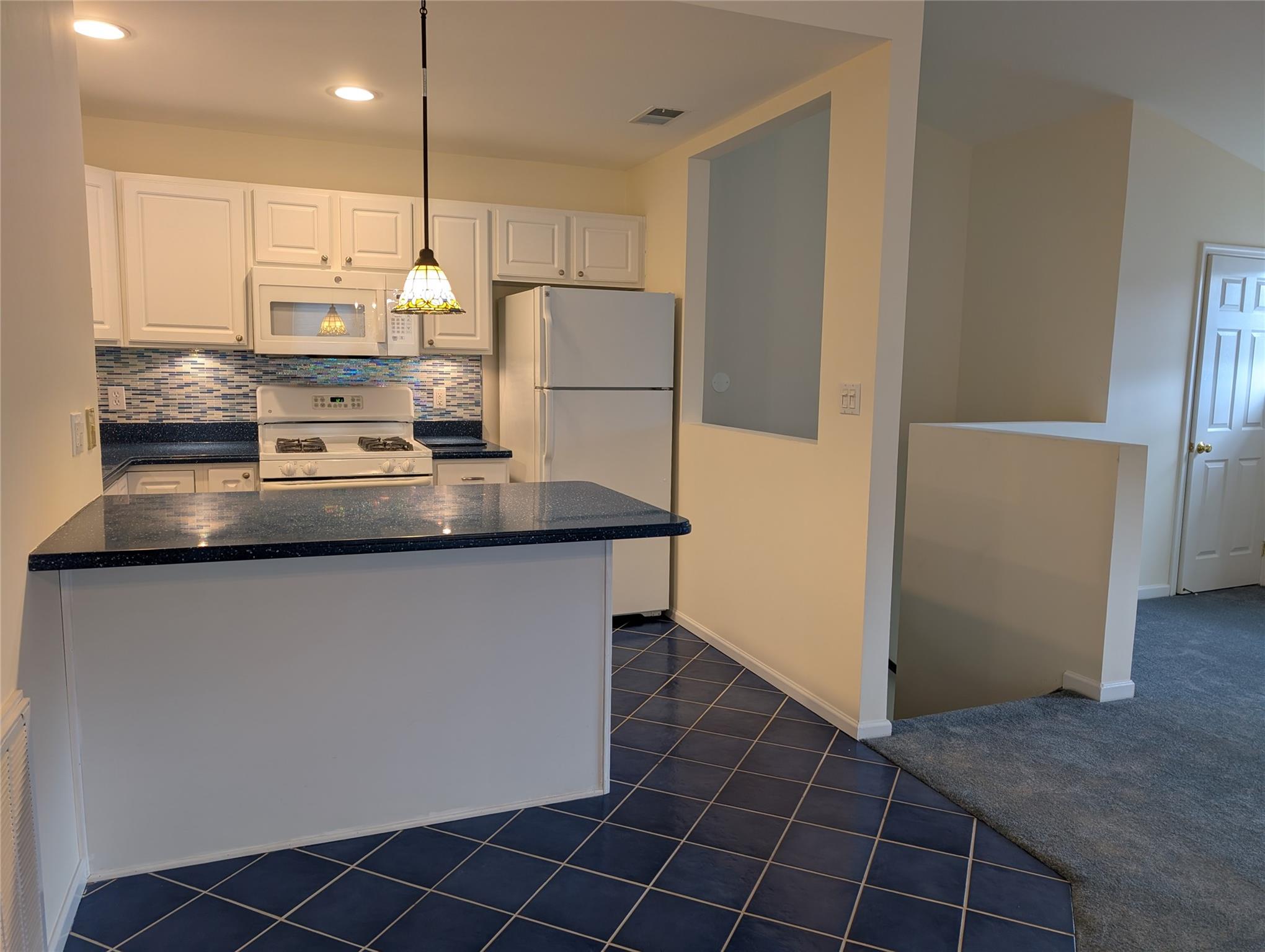 118 Morley Circle, Melville, New York image 3