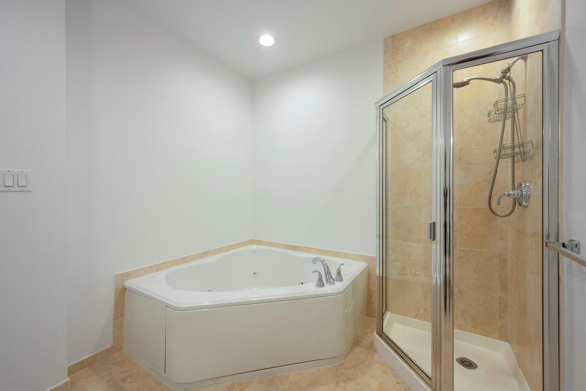 White Plains, New York 10606, United States, 2 Bedrooms Bedrooms, ,2 BathroomsBathrooms,Residential,Active,176580