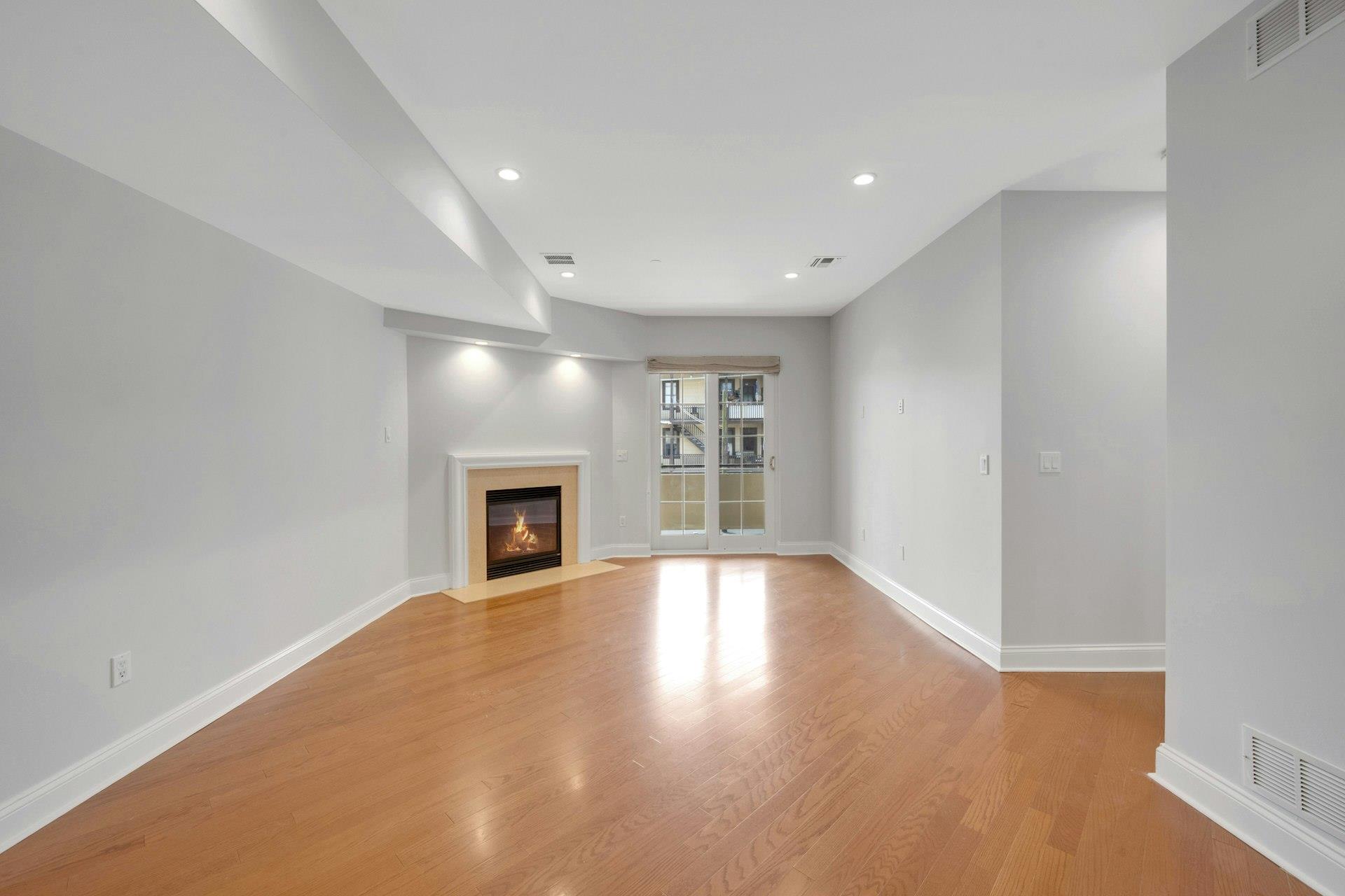 White Plains, New York 10606, United States, 2 Bedrooms Bedrooms, ,2 BathroomsBathrooms,Residential,Active,176580