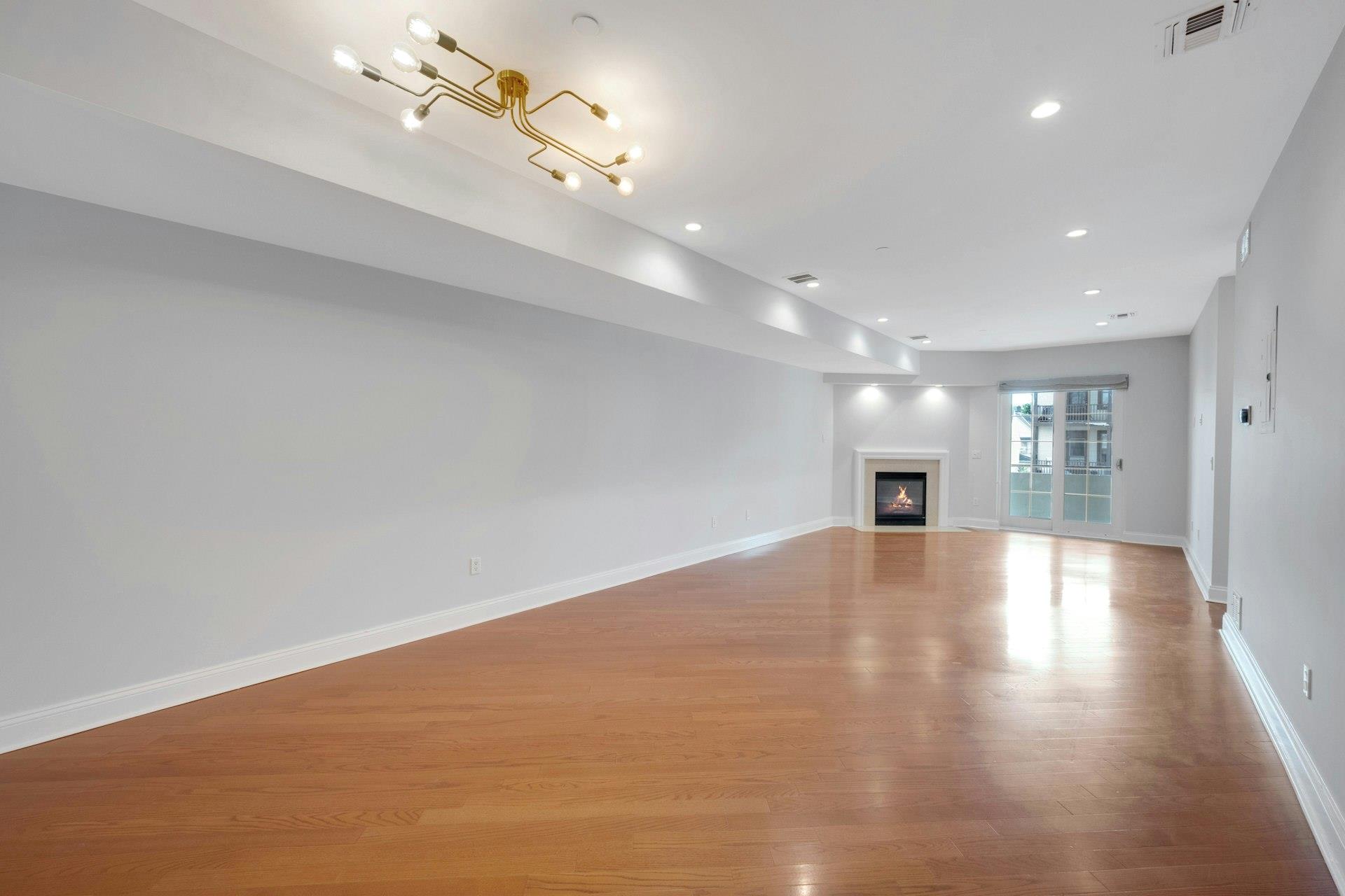 White Plains, New York 10606, United States, 2 Bedrooms Bedrooms, ,2 BathroomsBathrooms,Residential,Active,176580