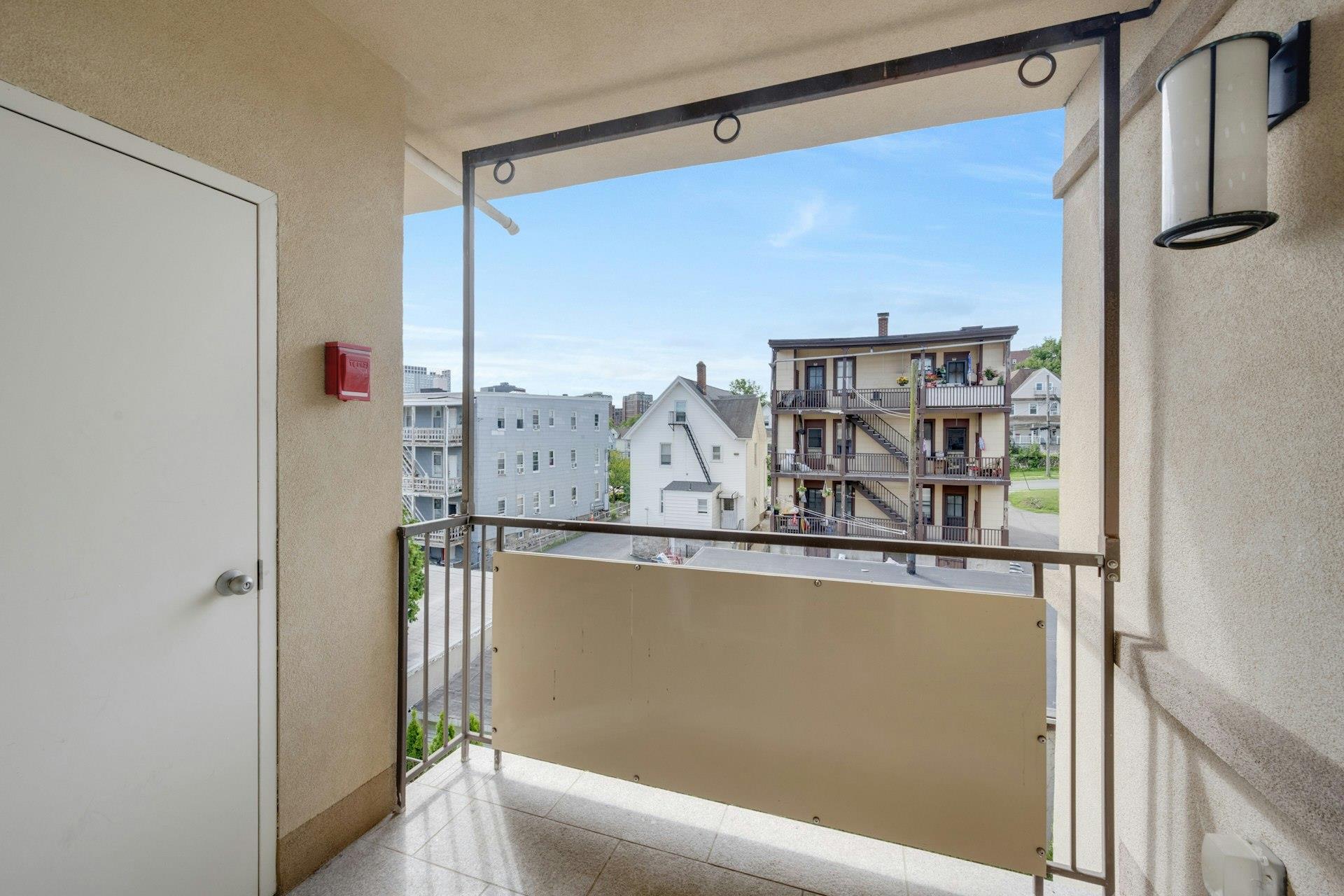 White Plains, New York 10606, United States, 2 Bedrooms Bedrooms, ,2 BathroomsBathrooms,Residential,Active,176580