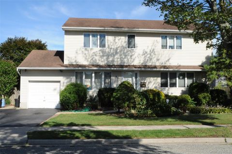 32 Kalda Lane Plainview NY 11803