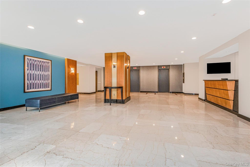 Photo of 2500 Johnson Avenue #12N, Bronx, NY 10463 (MLS # 1053385)