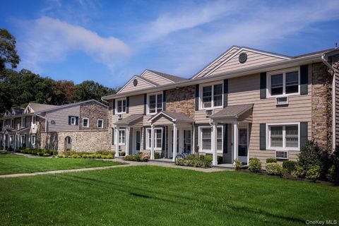 Photo of 49 Island Boulevard #49B, Bohemia, NY 11716 (MLS # 968371)