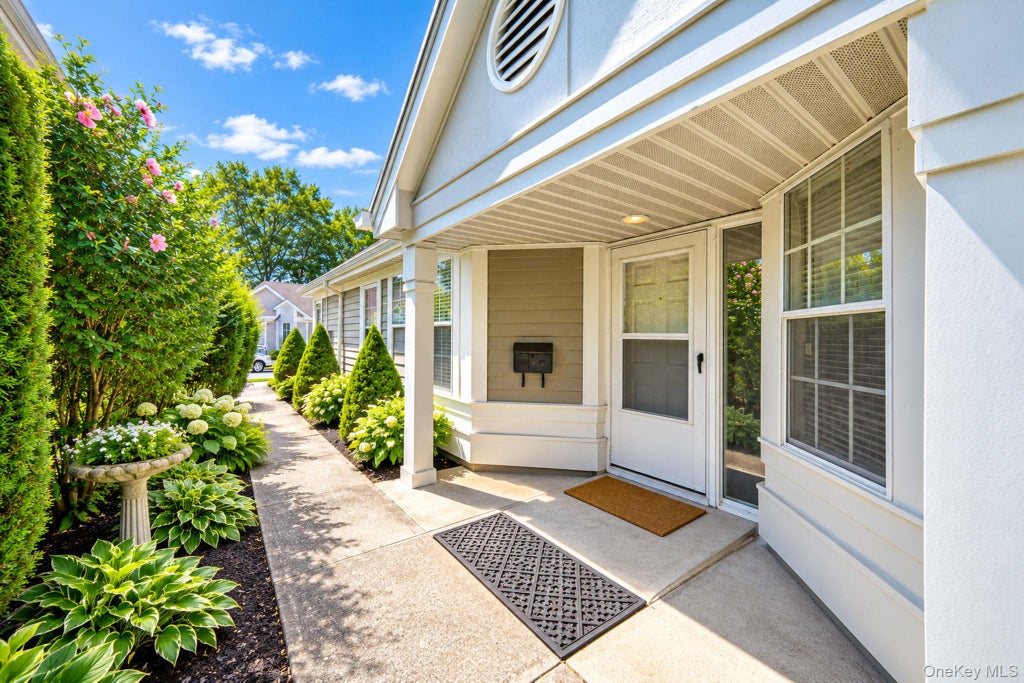 Photo of 20 Wainscott Court, Ridge, NY 11961 (MLS # 1047923)