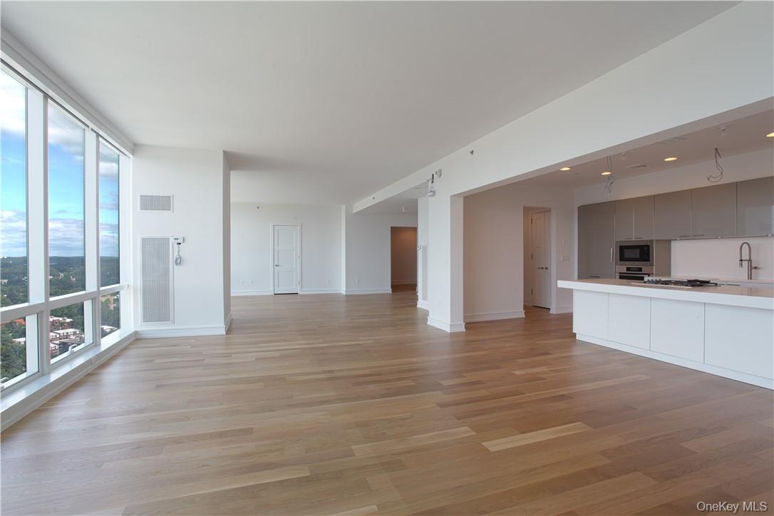 1 Renaissance Square PH40C