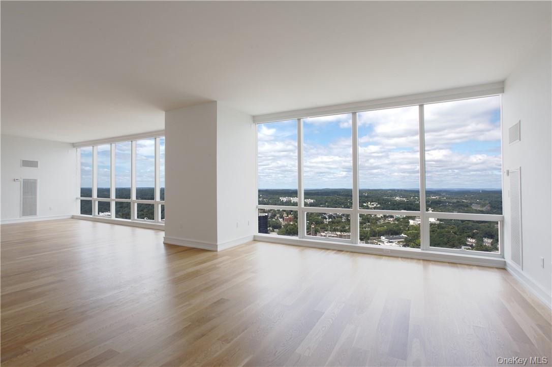 1 Renaissance Square PH40C