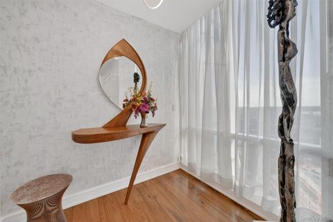 5 Renaissance Square PH6C White Plains NY 10601