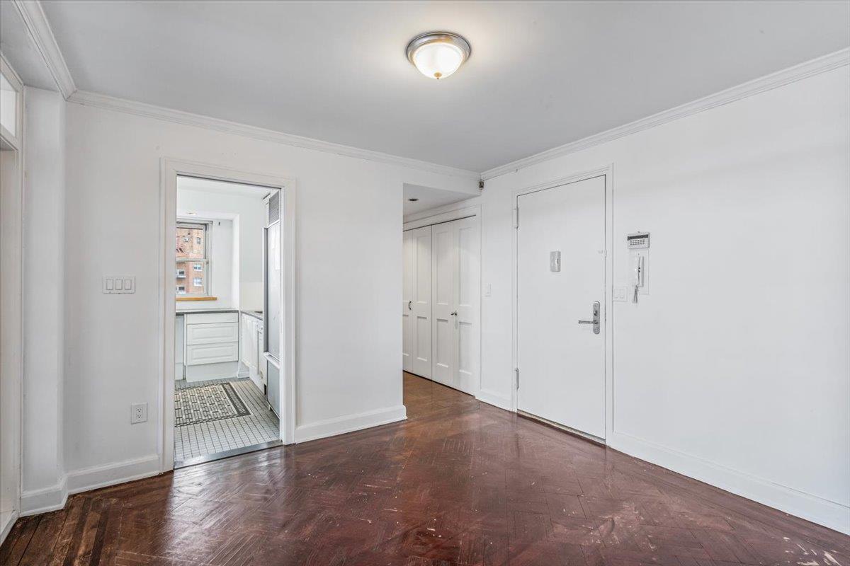 70-20 108th Street #12E, Forest Hills, New York image 2