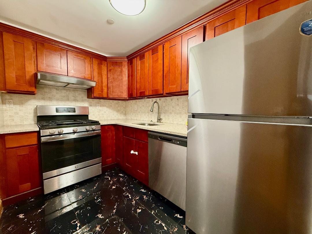 Property for Sale at College Point Boulevard 3E, Flushing, Queens, NY - Bedrooms: 2 
Bathrooms: 2 
Rooms: 4  - $739,000