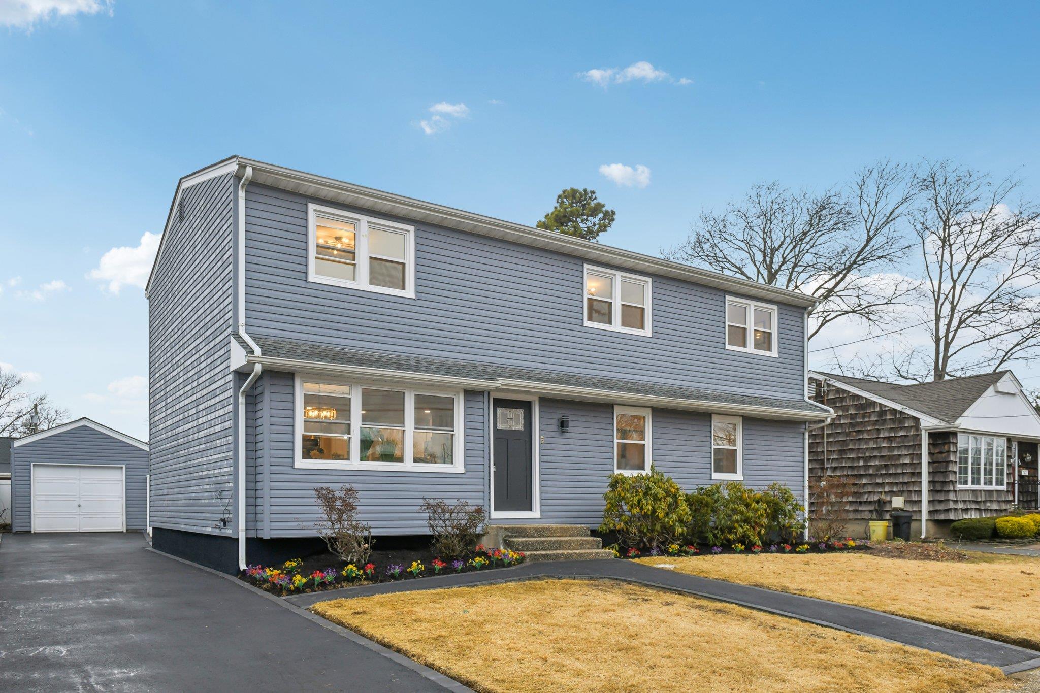 6 Barbara Drive, Farmingdale, New York image 2