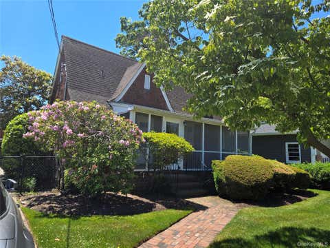 Homes For Rent - 160 Glengariff Road<br/> Massapequa Park, NY 11762