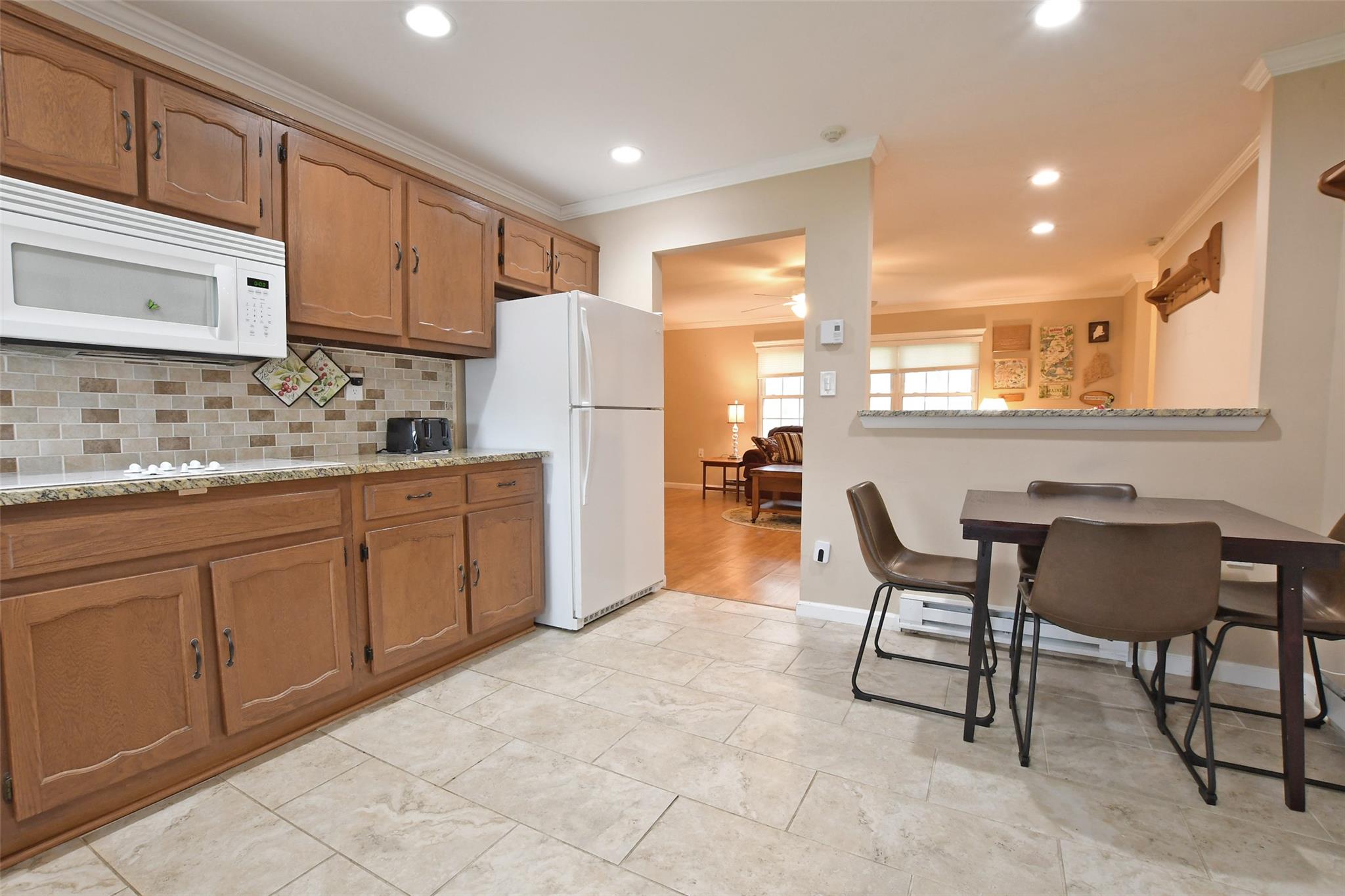 69 Enfield Court #B, Ridge, New York image 8