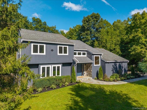 Homes For Sale - 10 Tall Pines Lane<br/> Bedford, NY 10549