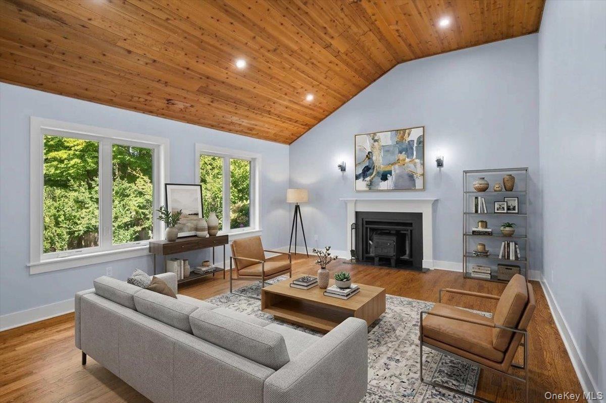 10 Tall Pines Lane
