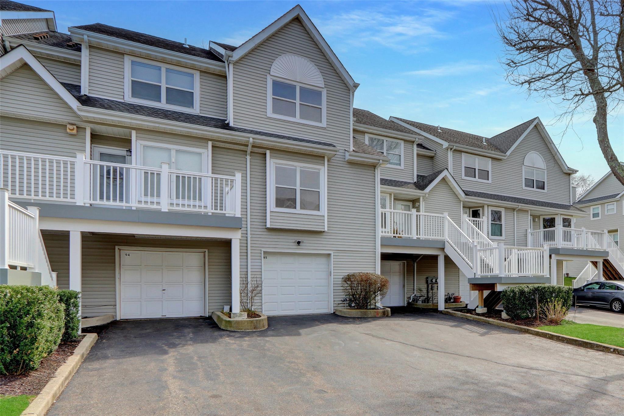 95 Leeward Lane, Port Jefferson, New York image 2