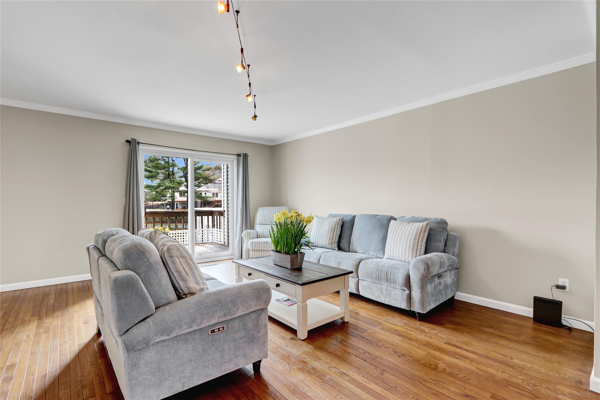 95 Leeward Lane, Port Jefferson, New York image 10