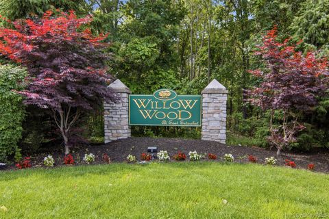 Condo For Sale - 31 Willow Wood Drive<br/> East Setauket, NY 11733