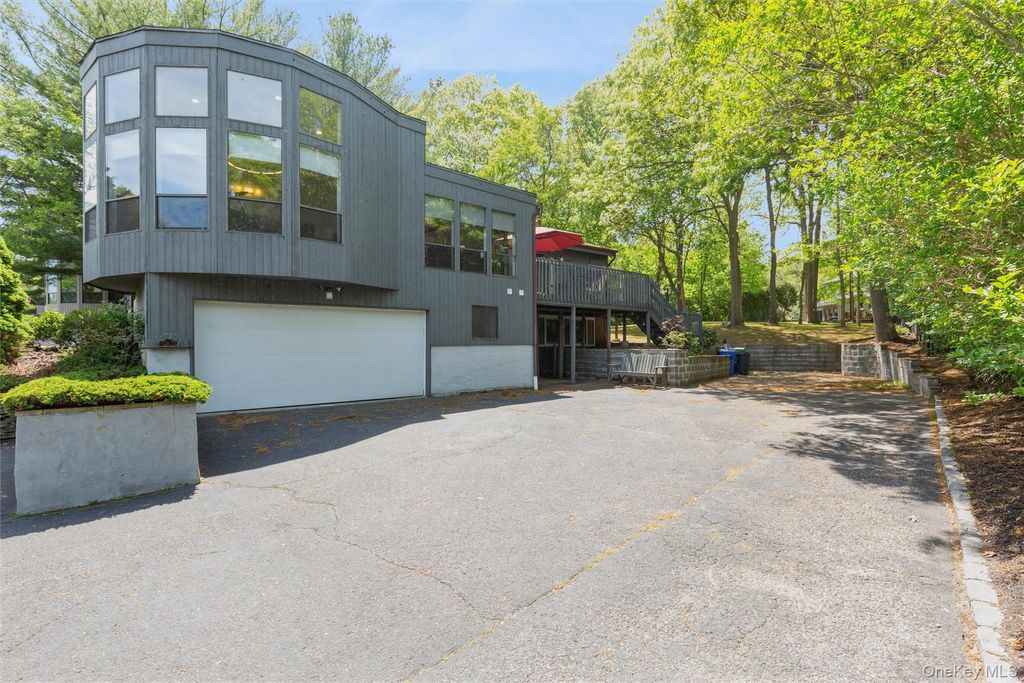 Photo of 105 Nadia Court, Port Jefferson, NY 11777 (MLS # 999137)