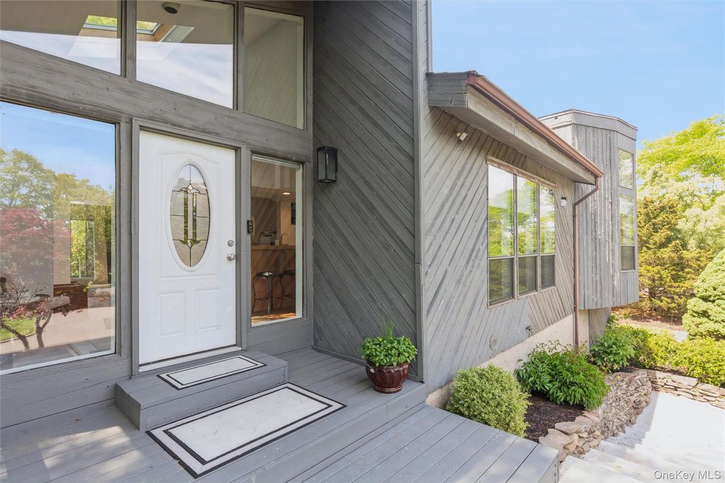 Photo of 105 Nadia Court, Port Jefferson, NY 11777 (MLS # 999137)