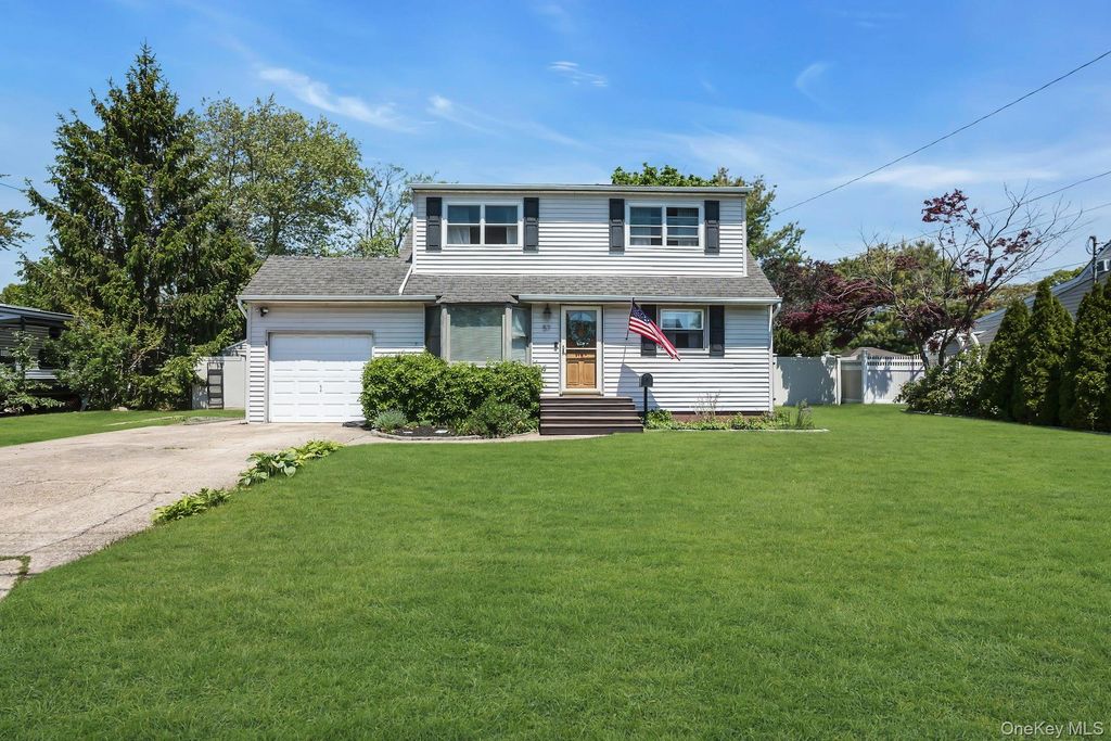 Photo of 57 Wantagh Avenue, East Islip, NY 11730 (MLS # 1003106)