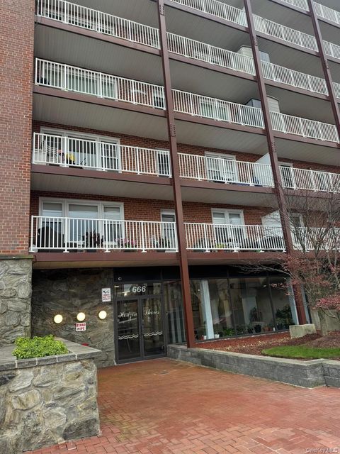 Photo of 666 Shore Road, Long Beach, NY 11561 (MLS # 934493)