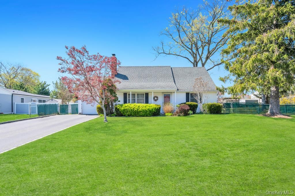Photo of 26 Orchid Road, East Patchogue, NY 11772 (MLS # 994569)
