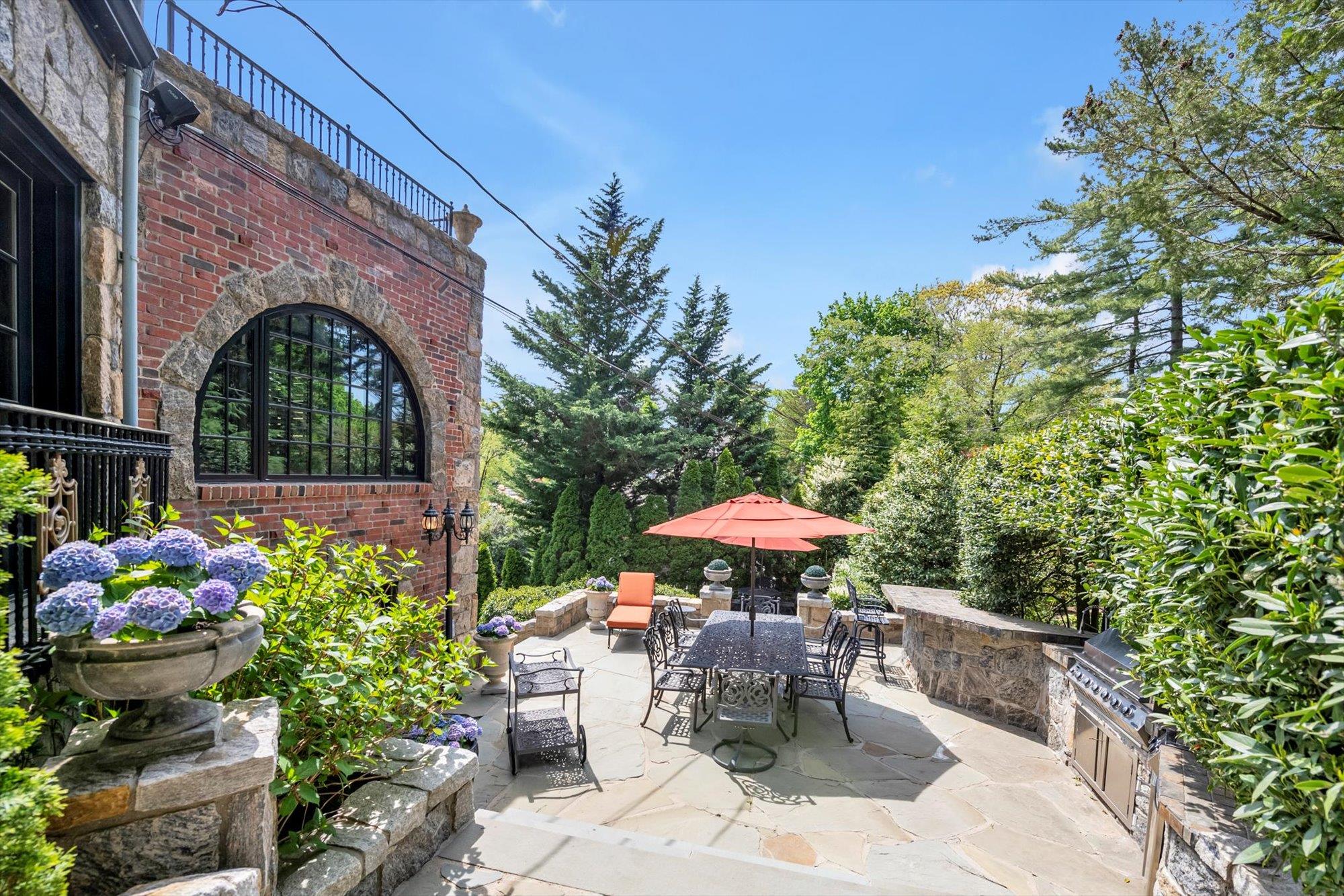 183 Mill Spring Road, Manhasset, New York image 26