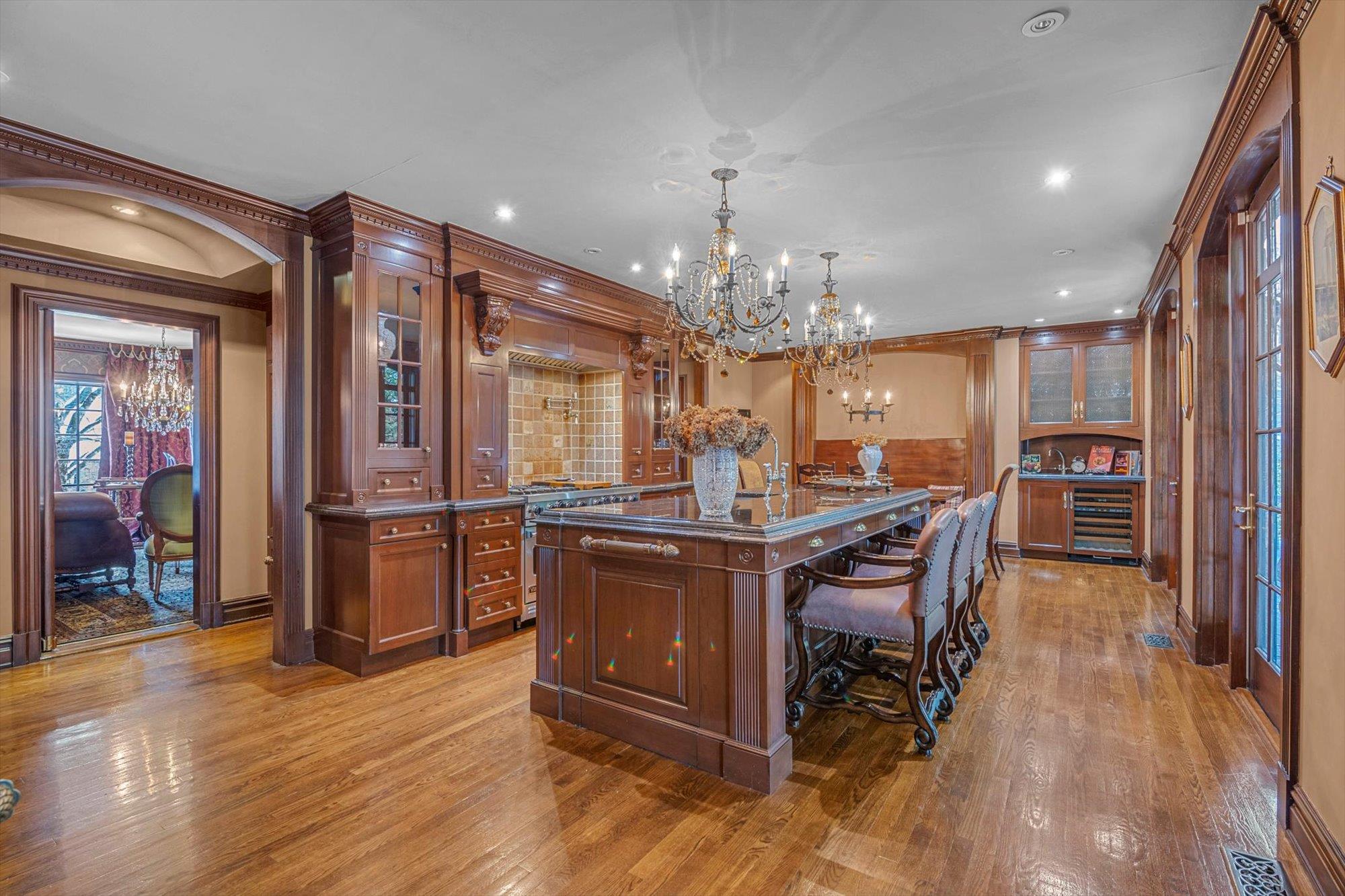 183 Mill Spring Road, Manhasset, New York image 7