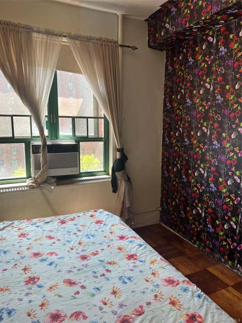 Condo For Sale - 1651 Metropolitan Avenue #5H<br/> Bronx, NY 10462