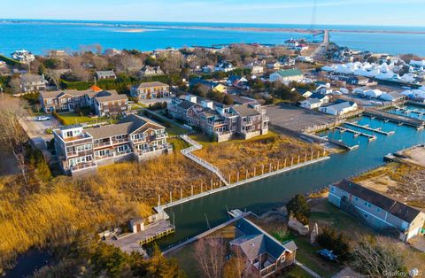 68 Foster Avenue 13 Hampton Bays NY 11946