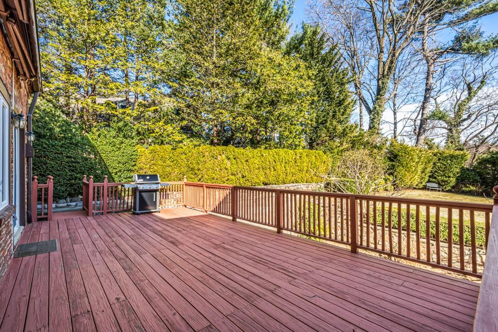 132 Revere Road, Manhasset, New York image 29